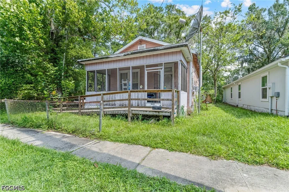 W 26th Street Jacksonville, FL 32209