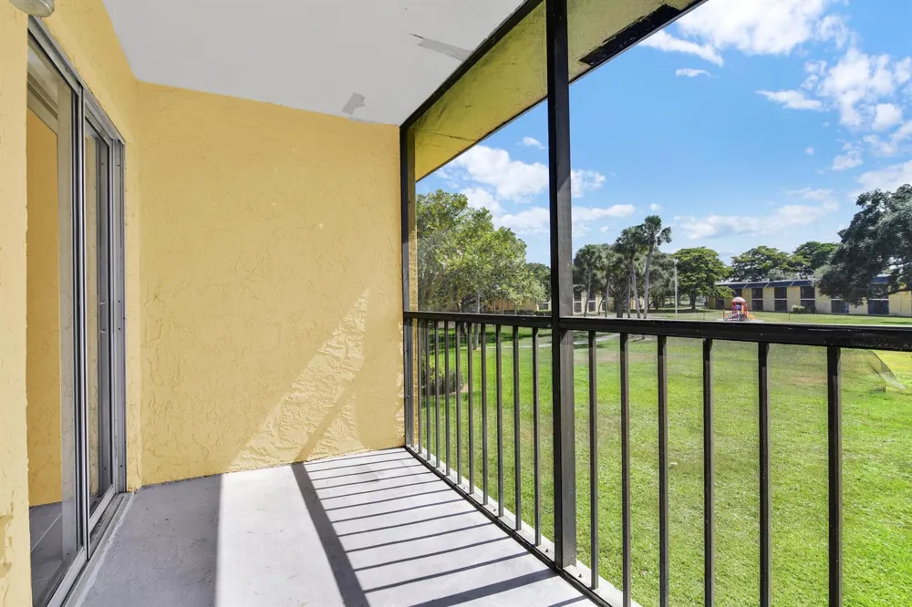 414 Meadows Circle Boynton Beach, FL 33436