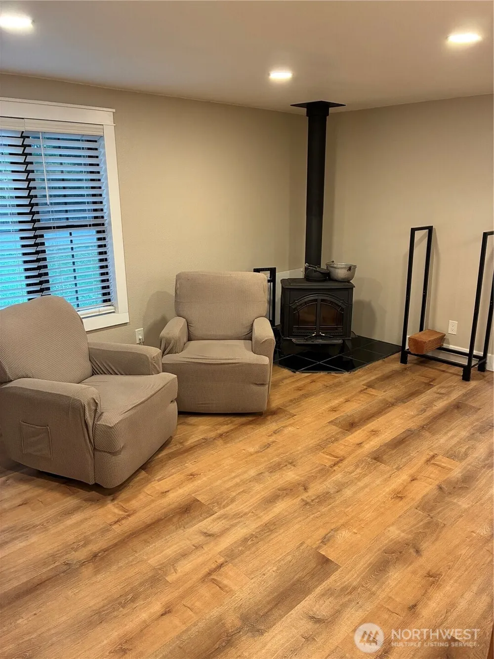 1977 Harding Street Enumclaw, WA 98022