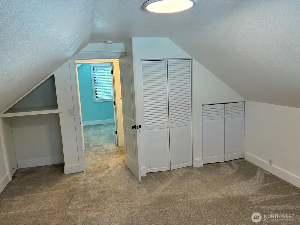 1977 Harding Street Enumclaw, WA 98022