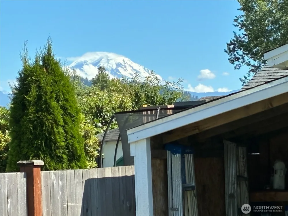 1977 Harding Street Enumclaw, WA 98022