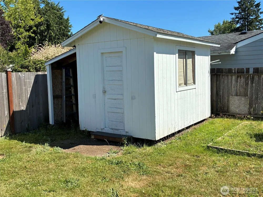 1977 Harding Street Enumclaw, WA 98022