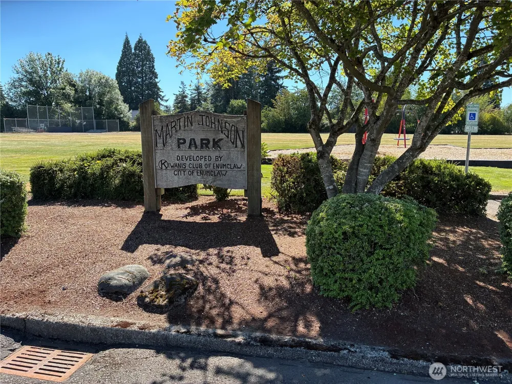1977 Harding Street Enumclaw, WA 98022