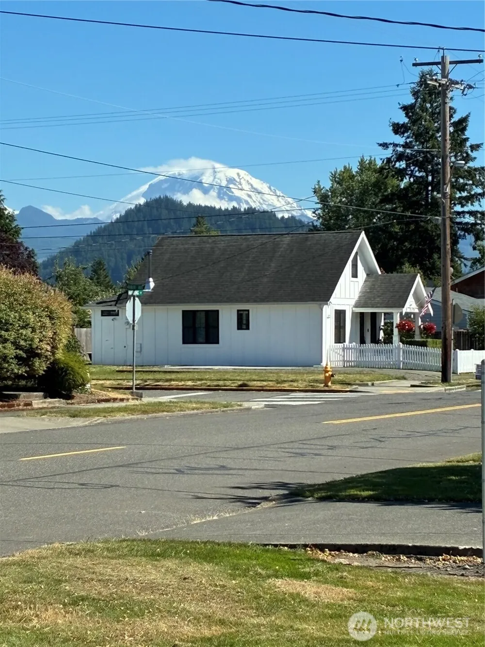 1977 Harding Street Enumclaw, WA 98022