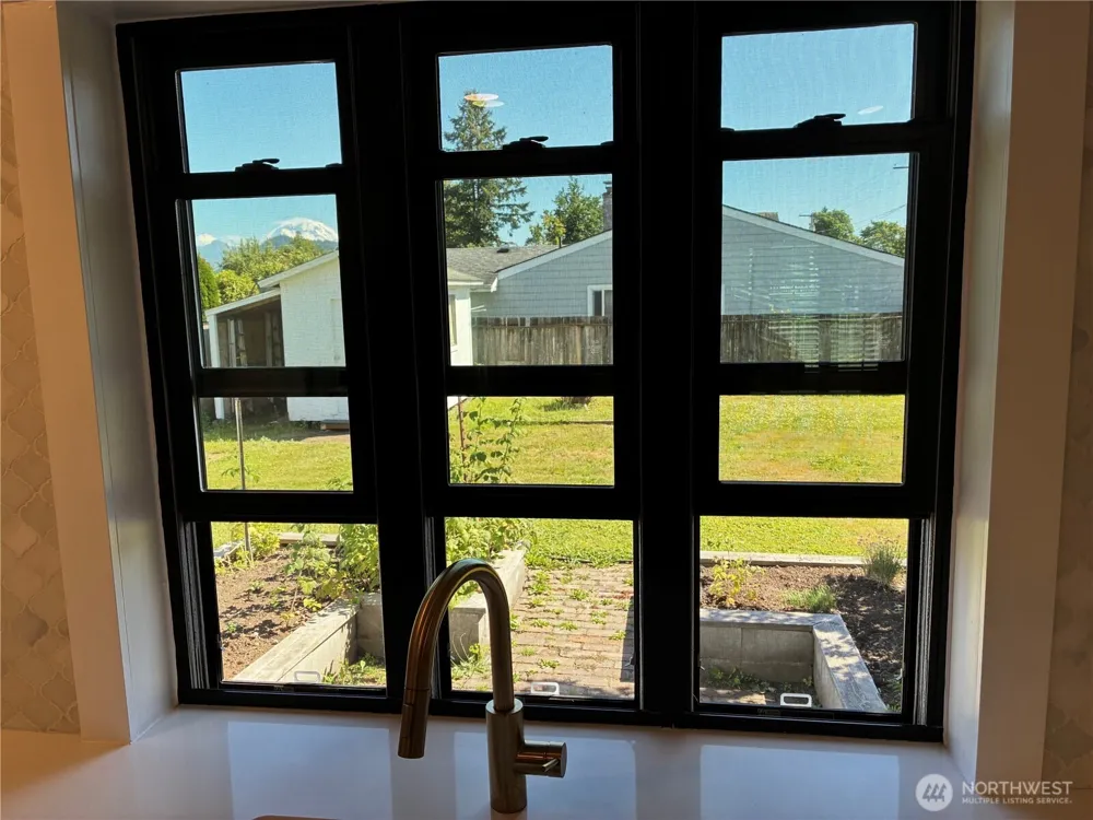 1977 Harding Street Enumclaw, WA 98022