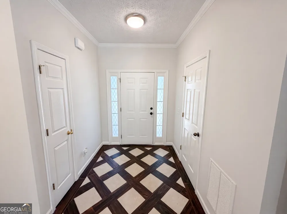 1240 Platinum DR Hoschton, GA 30548