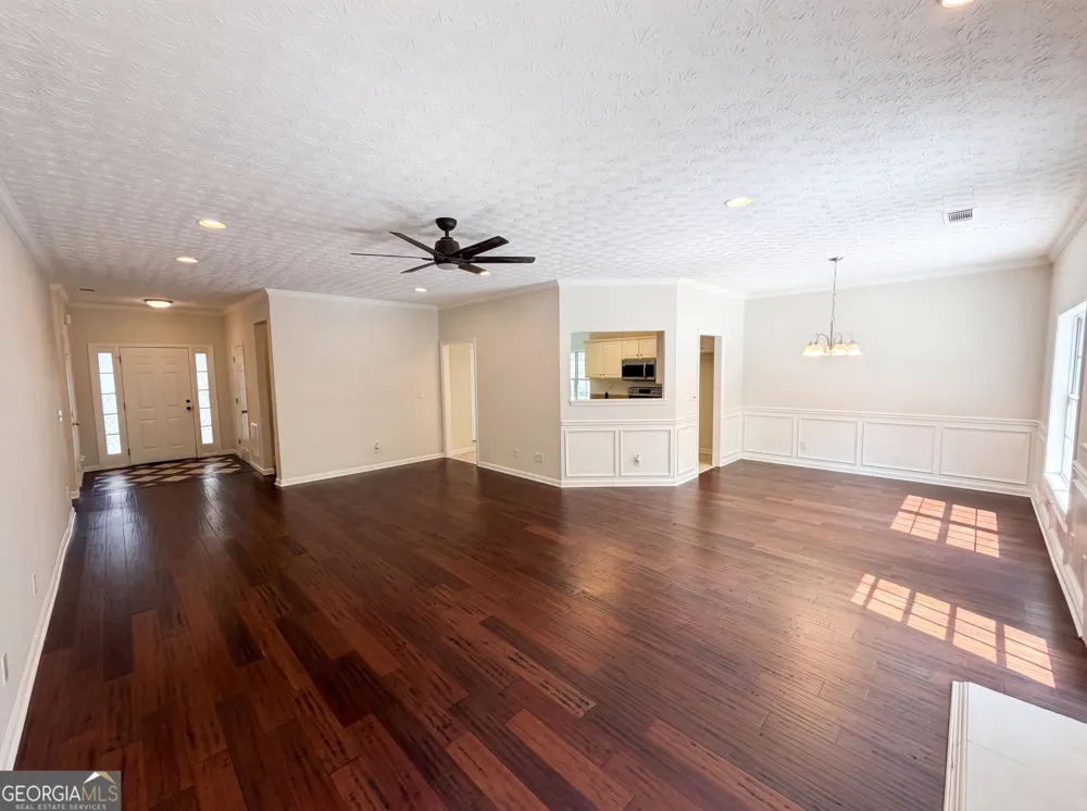 1240 Platinum DR Hoschton, GA 30548