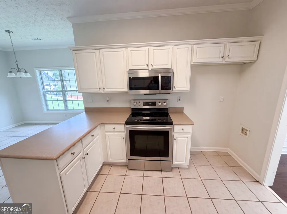 1240 Platinum DR Hoschton, GA 30548