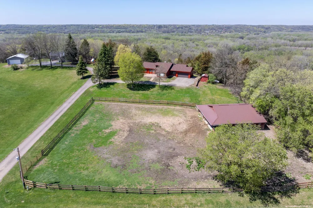 29558 Pumpkin Hill Road Le Sueur, MN 56058