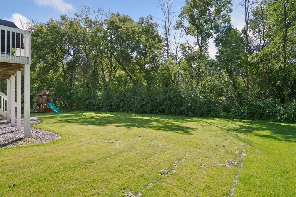 2719 Longacres Drive Chanhassen, MN 55317