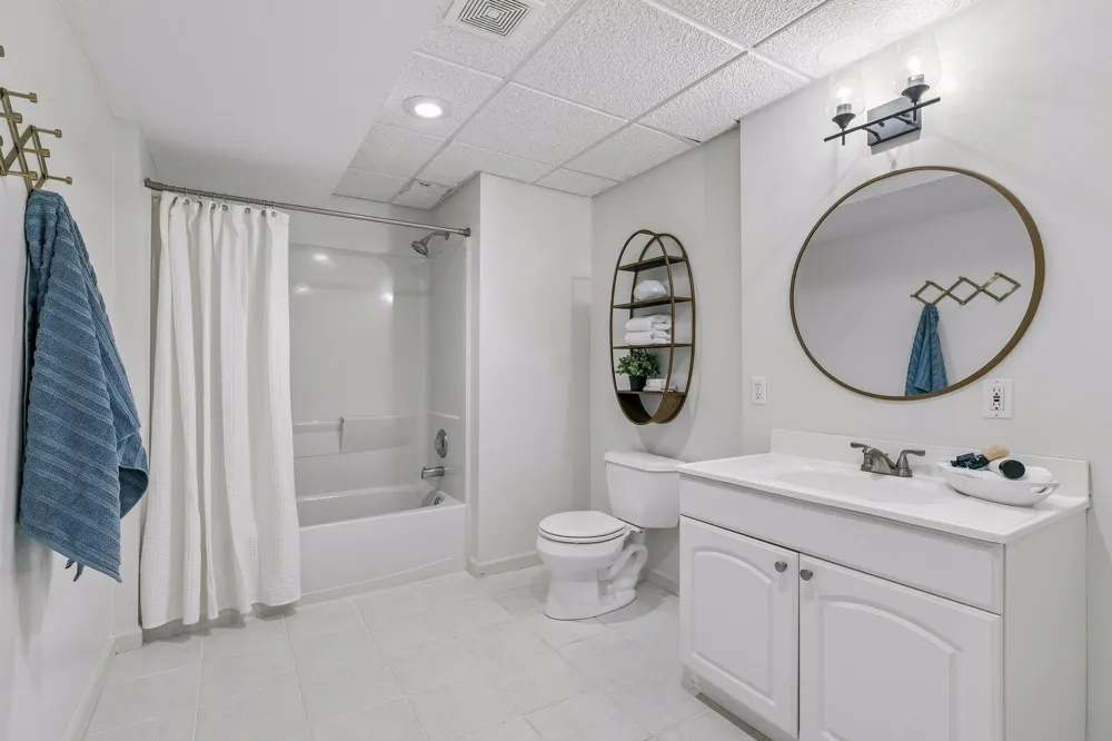 2719 Longacres Drive Chanhassen, MN 55317