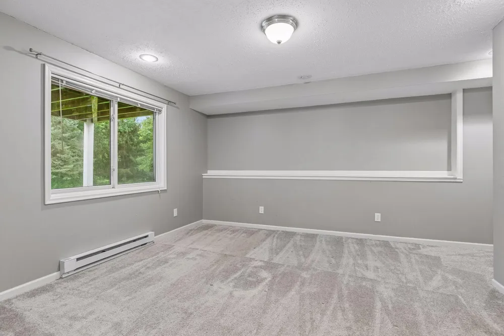 2719 Longacres Drive Chanhassen, MN 55317