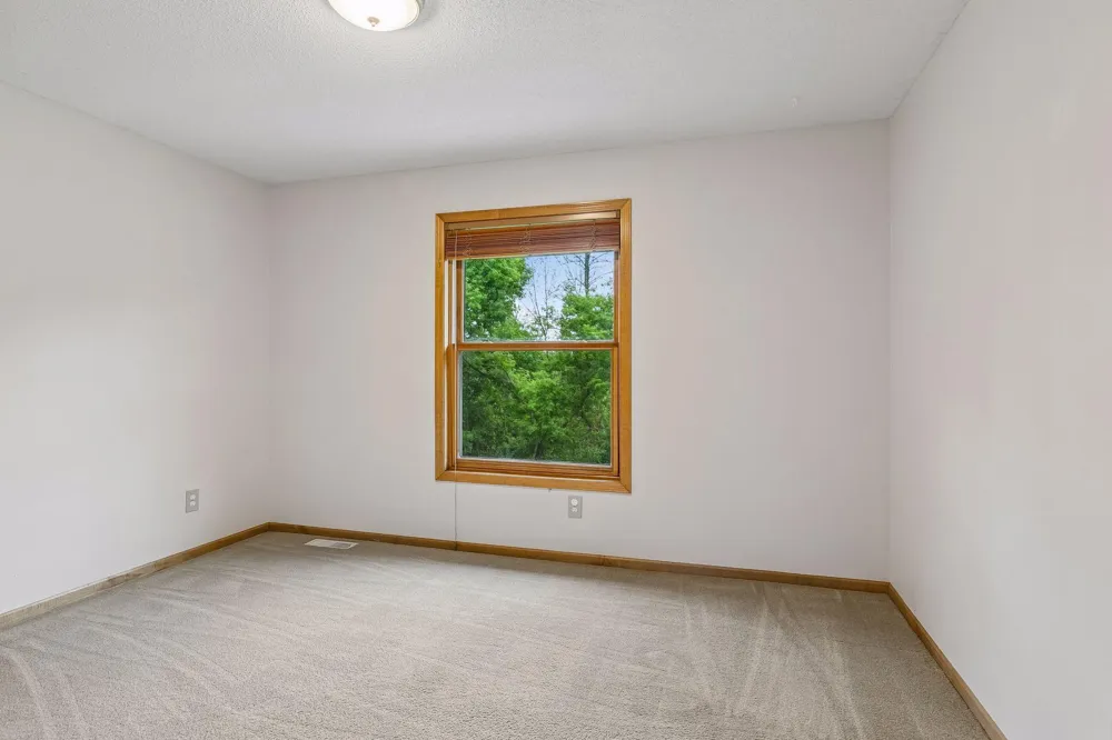 2719 Longacres Drive Chanhassen, MN 55317