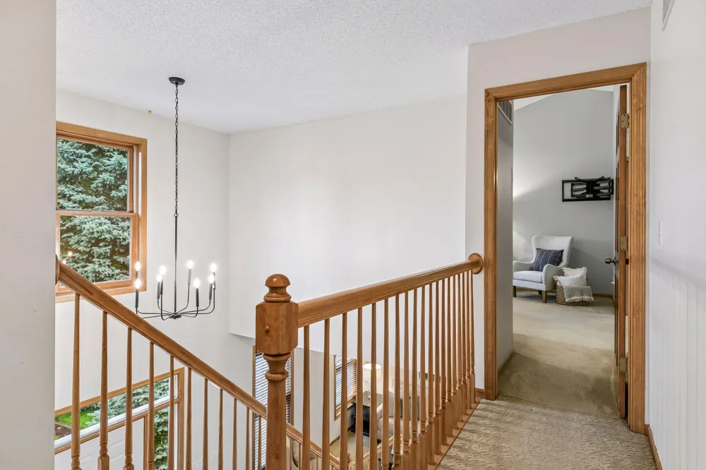 2719 Longacres Drive Chanhassen, MN 55317