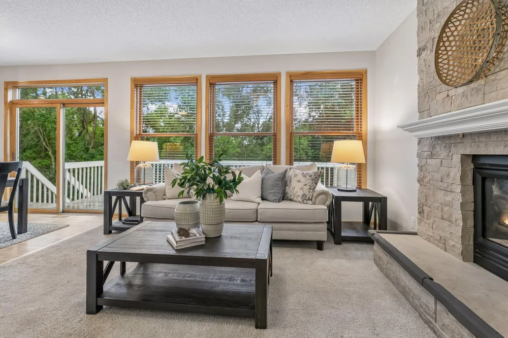 2719 Longacres Drive Chanhassen, MN 55317