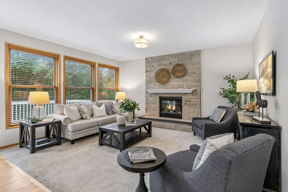 2719 Longacres Drive Chanhassen, MN 55317