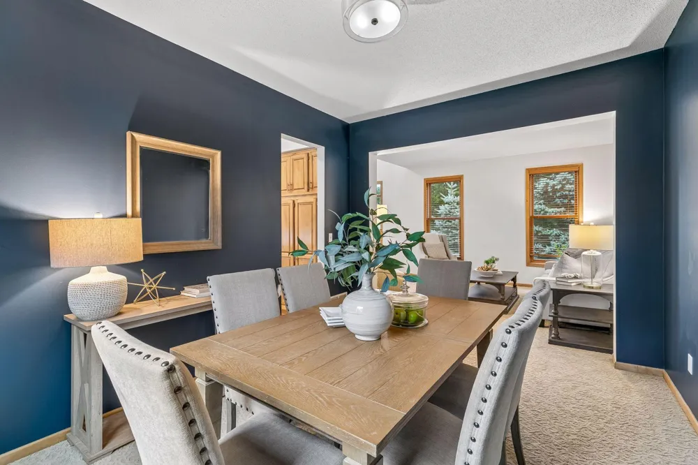 2719 Longacres Drive Chanhassen, MN 55317