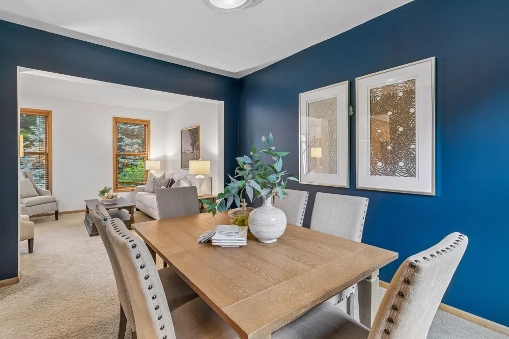 2719 Longacres Drive Chanhassen, MN 55317