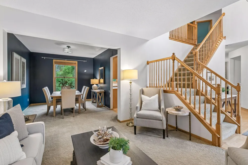 2719 Longacres Drive Chanhassen, MN 55317