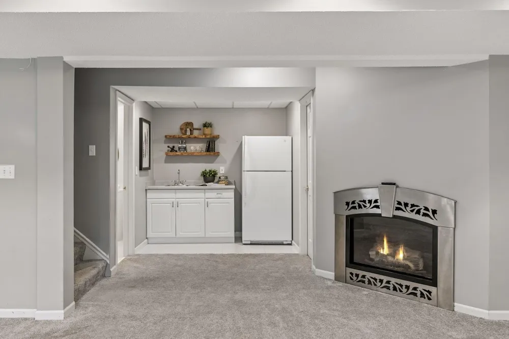 2719 Longacres Drive Chanhassen, MN 55317
