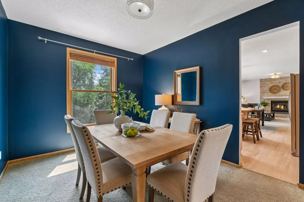 2719 Longacres Drive Chanhassen, MN 55317