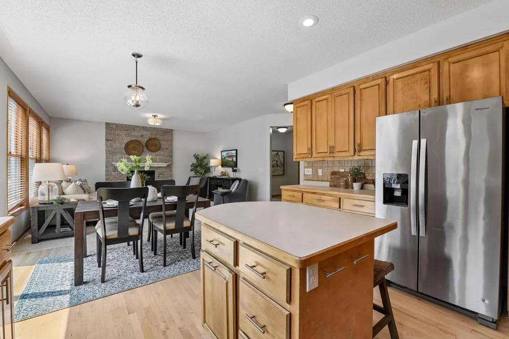 2719 Longacres Drive Chanhassen, MN 55317