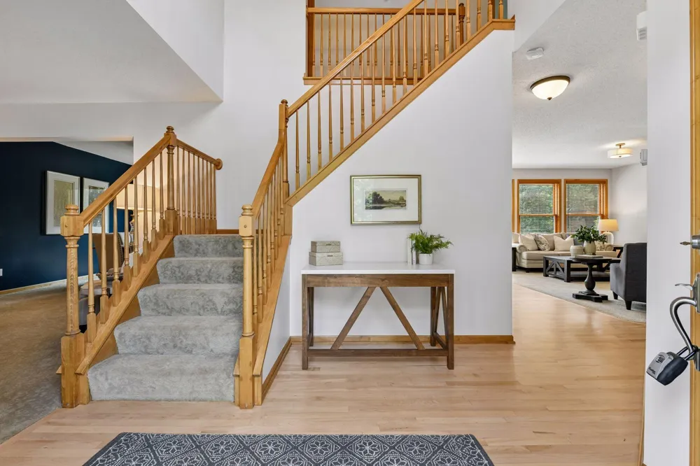2719 Longacres Drive Chanhassen, MN 55317