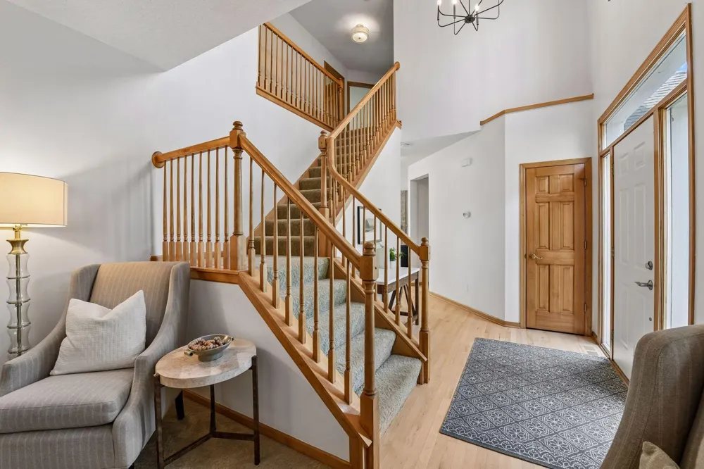 2719 Longacres Drive Chanhassen, MN 55317