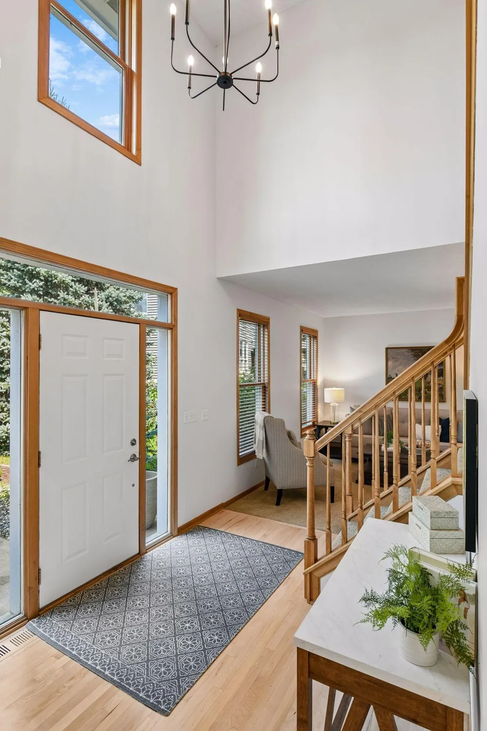 2719 Longacres Drive Chanhassen, MN 55317