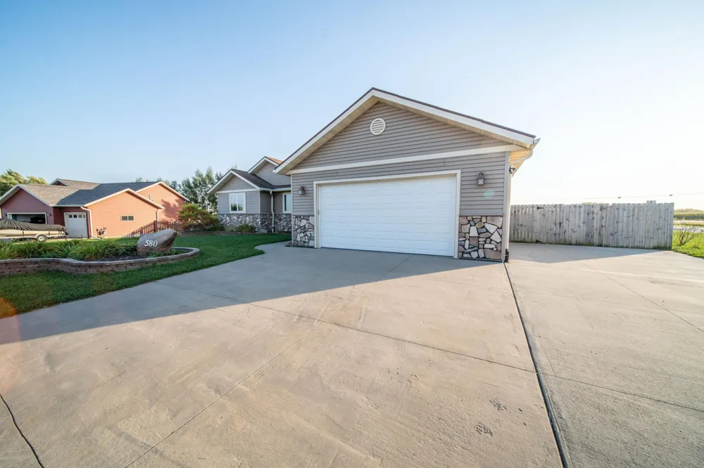 580 Canyon Lane NW Eyota, MN 55934