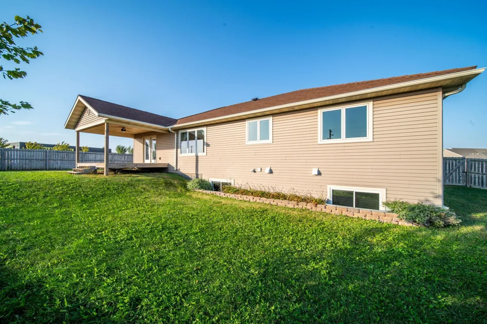 580 Canyon Lane NW Eyota, MN 55934
