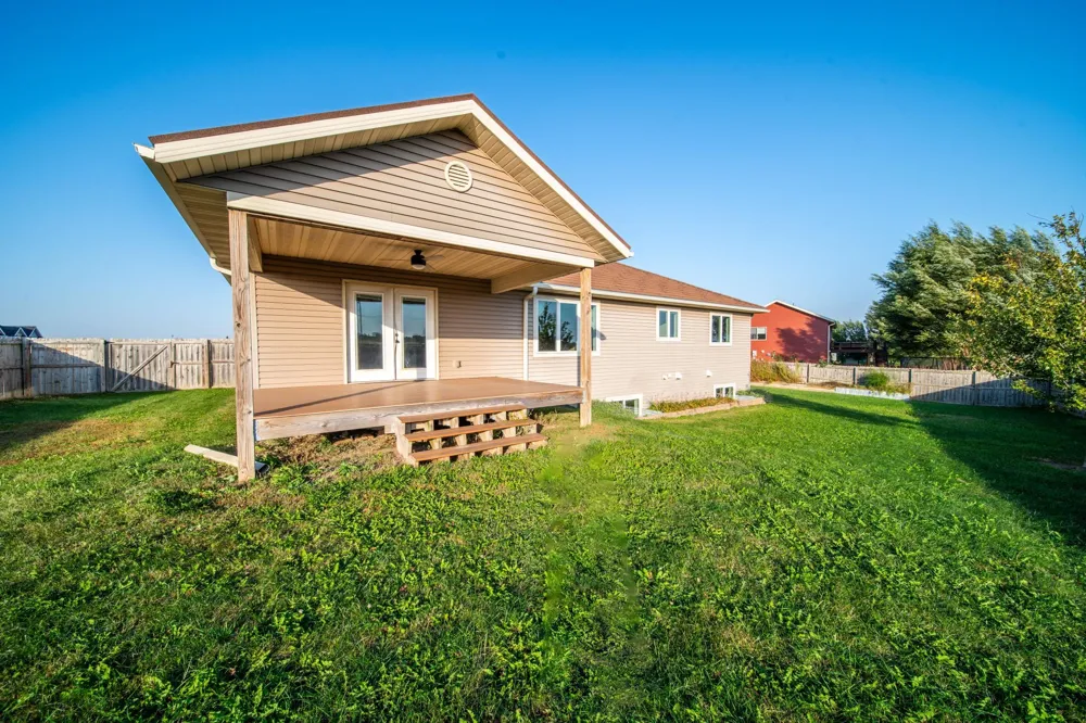 580 Canyon Lane NW Eyota, MN 55934