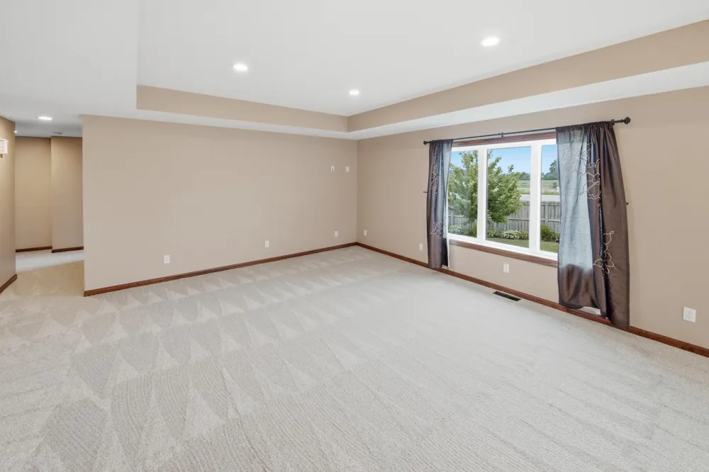 580 Canyon Lane NW Eyota, MN 55934