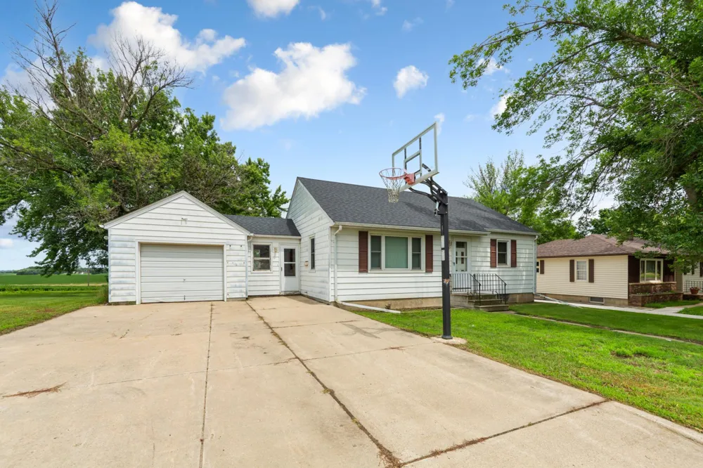 531 1st Street SW New Richland, MN 56072