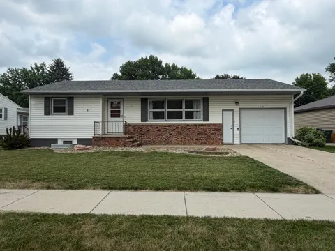 209 E Barck Avenue