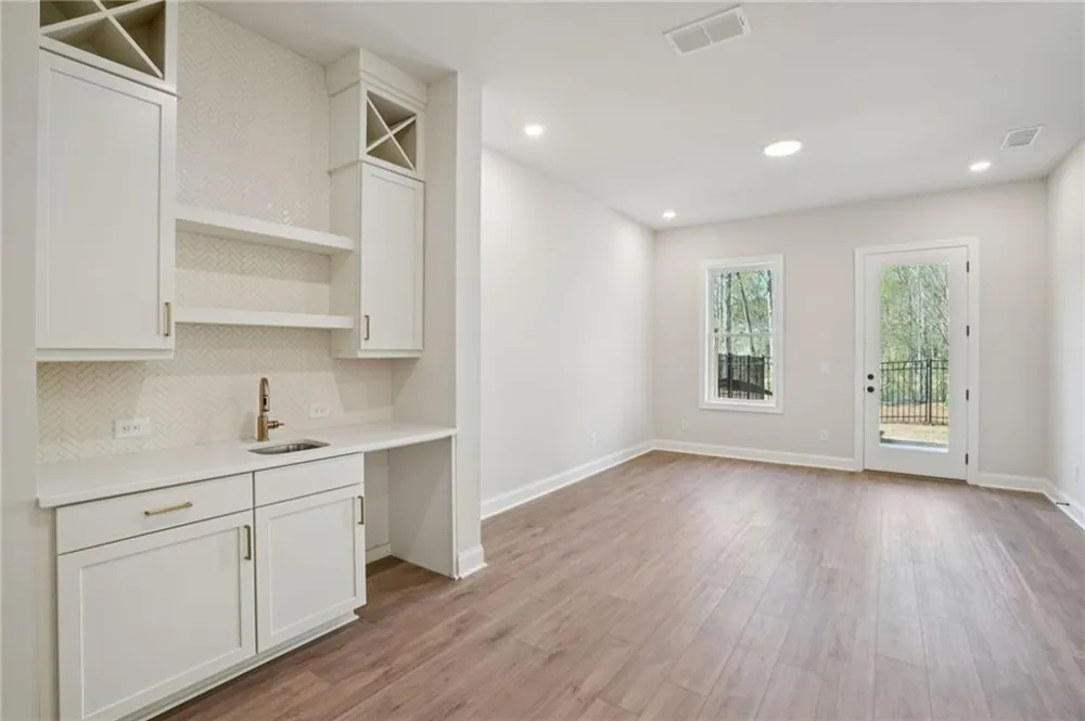 5695 Broad River View #444 Peachtree Corners, GA 30092
