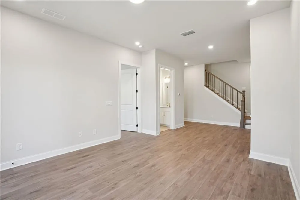 5695 Broad River View #444 Peachtree Corners, GA 30092