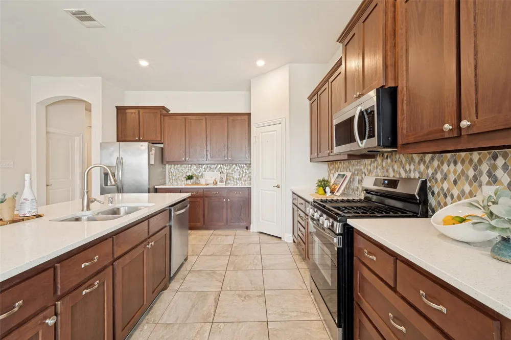 1409 Summit View Lane Little Elm, TX 76227