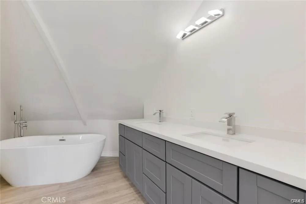 2411 Topanga Canyon Boulevard Topanga, CA 90290
