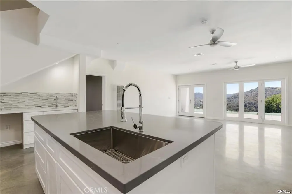 2411 Topanga Canyon Boulevard Topanga, CA 90290