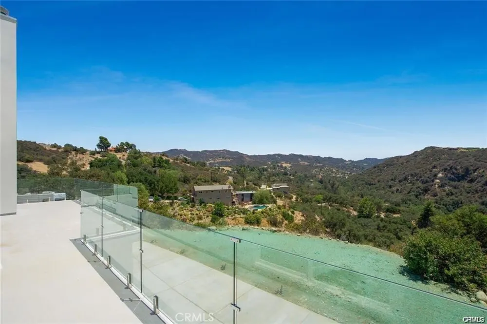 2411 Topanga Canyon Boulevard Topanga, CA 90290