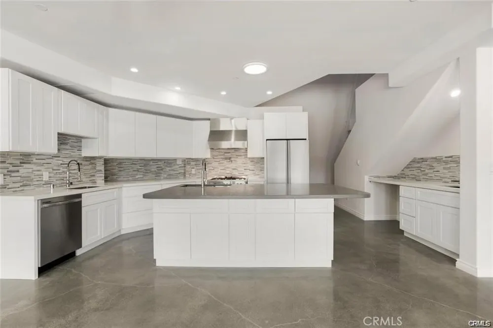2411 Topanga Canyon Boulevard Topanga, CA 90290