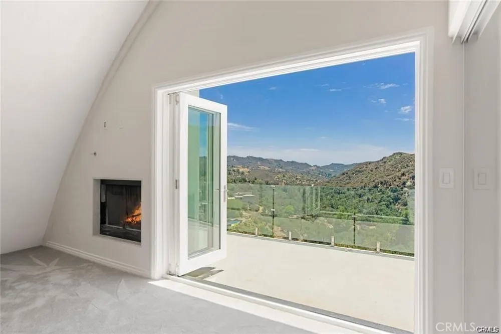 2411 Topanga Canyon Boulevard Topanga, CA 90290