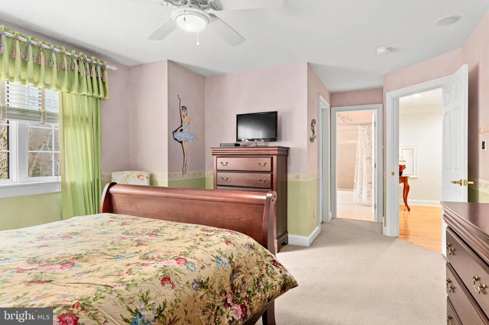 365 ARBOR CIRCLE Media, PA 19063