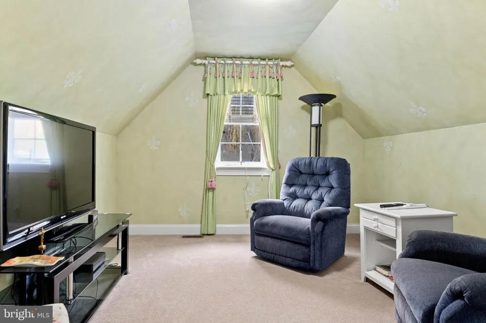 365 ARBOR CIRCLE Media, PA 19063