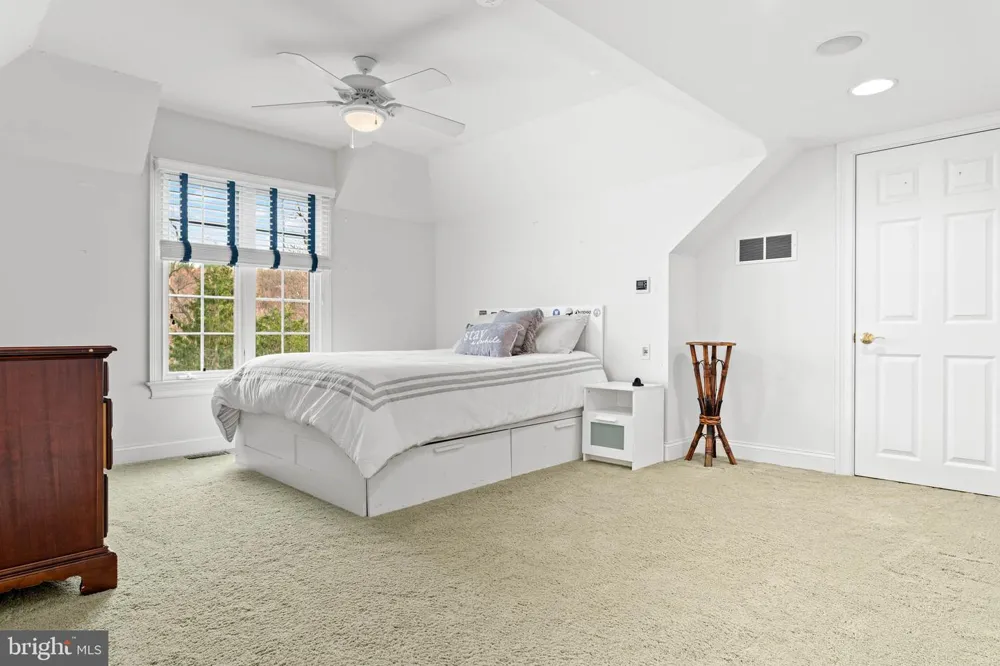 365 ARBOR CIRCLE Media, PA 19063
