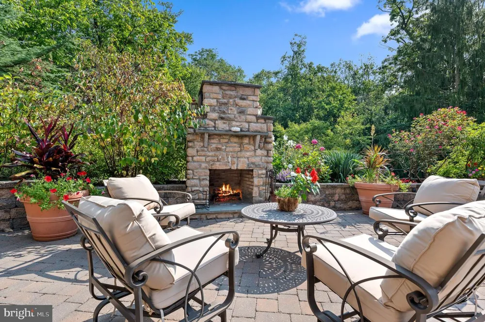 365 ARBOR CIRCLE Media, PA 19063