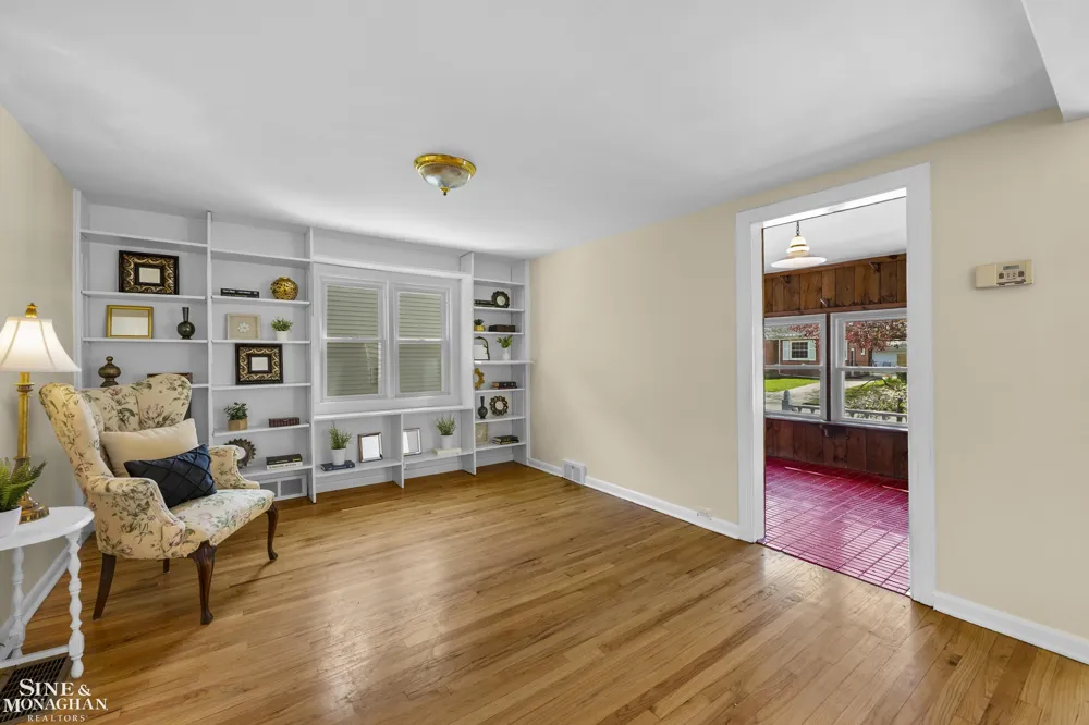 190 Lakeview Avenue Grosse Pointe Farms City, MI 48236