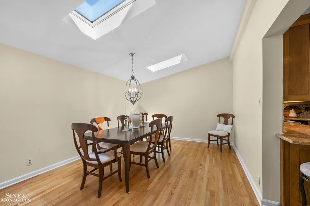 190 Lakeview Avenue Grosse Pointe Farms City, MI 48236