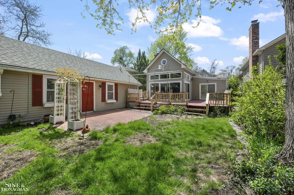 190 Lakeview Avenue Grosse Pointe Farms City, MI 48236
